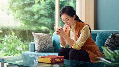 كيف يمكن للمرء أن يقيم علاقة سليمة مع الله؟