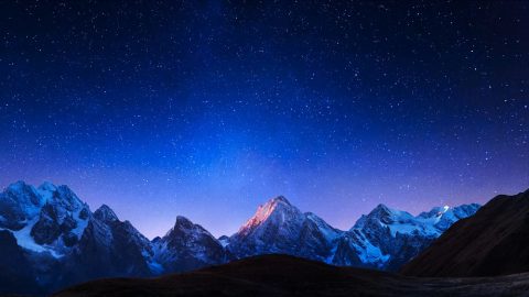 سلطان الخالق لا يُقيّده الزمن أو المكان أو الجغرافيا، وسلطان الخالق نفيسٌ