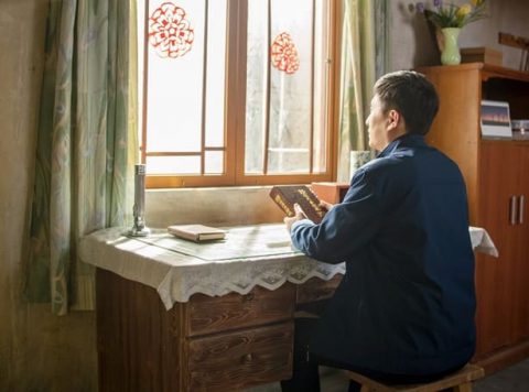 سر التوبة والاعتراف | قصص مسيحية واقعية | العودة إلى الطريق الصحيح