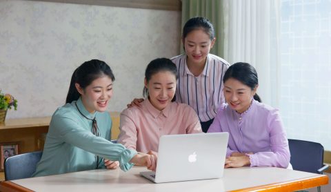 كيف رحَّبت العذارى الحكيمات بالرَّب؟