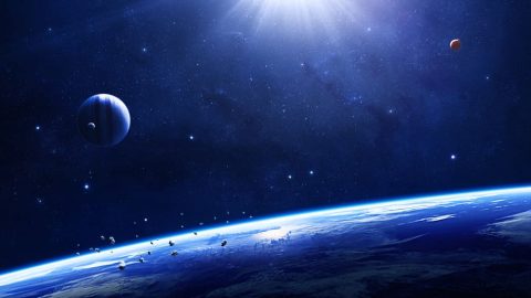 الله وحده، الذي يملك هويّة الخالق، يملك السلطان الفريد