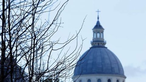 لماذا يقاوم دائمًا العالم الديني عمل الله الجديد ويدينه بشكل محموم؟